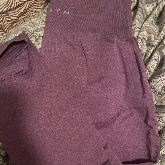 NVGTN violet contour seamless - Picture 3 of 3